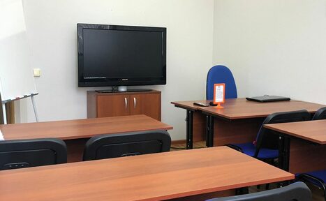 Арендовать Светлая мини-аудитория 