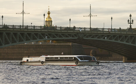 Арендовать Теплоход бизнес класса