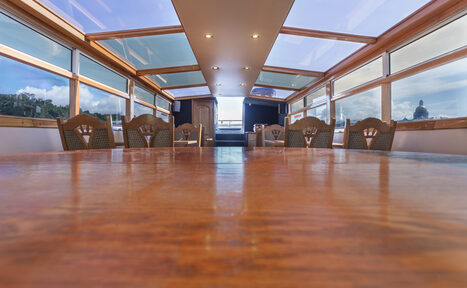 Арендовать Комфортабельный теплоход