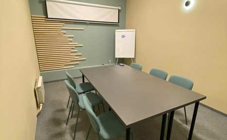 Арендовать Светлая переговорная 