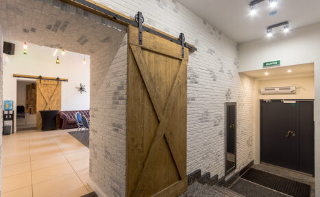 Арендовать Светлый лофт с большими окнами