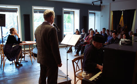 Арендовать Книги и кофе. Творческий лофт со сценой