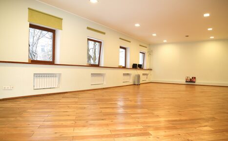 Арендовать iSoul Weekend Тренинг зал с деревянным полом 