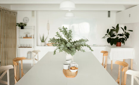 Арендовать Натура Место. Белый зал в лофтовой студии