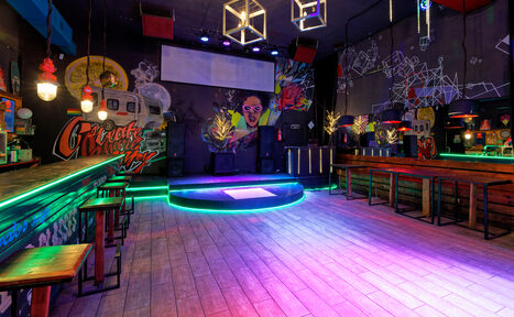 Арендовать Loft Level 19 на заводе Кристалл. Крыша для вечеринок