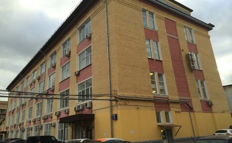 Арендовать Аудитория с партами 