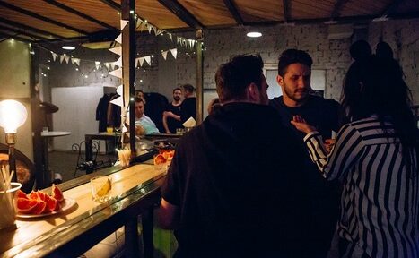 Арендовать Mazel Tov Studio Двухэтажный лофт-бар