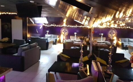 Арендовать Зеркальный лофт с барной стойкой