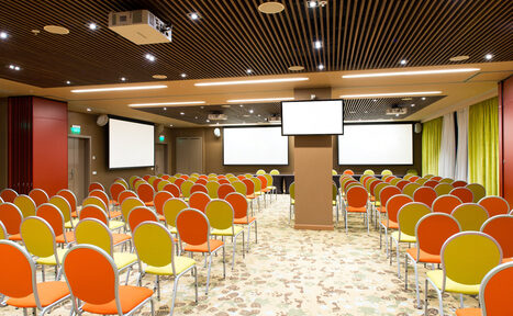 Арендовать Domina Novosibirsk Современный конференц-зал в Новосибирске