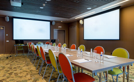 Арендовать Domina Novosibirsk Конференц-зал в отеле 