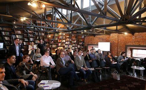 Арендовать Deworkacy Красный Октябрь Лофт-библиотека с камином 