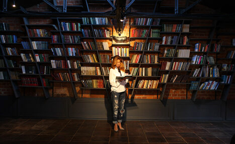 Арендовать Deworkacy Красный Октябрь Лофт-библиотека с камином 