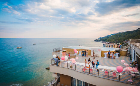 Арендовать Лофт с бассейном в Ялте