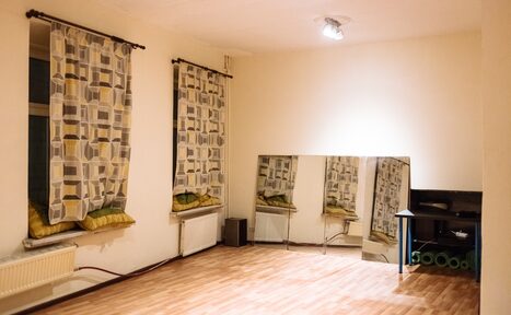 Арендовать Зал с танцевальных покрытием 