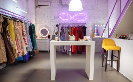 Арендовать Бесконечная гардеробная Фотогеничный лофт 