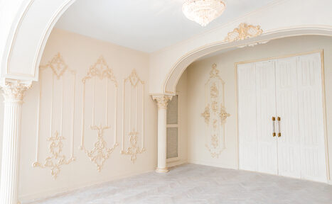 Арендовать The Museum Studio Светлый лофт с витражными окнами 