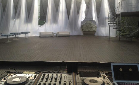 Арендовать Терраса в волшебном саду