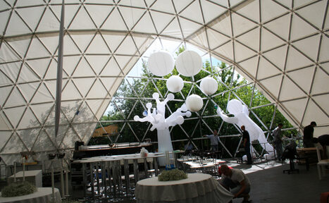 Арендовать Терраса в волшебном саду