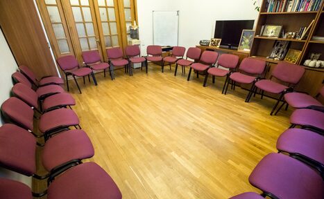 Арендовать Академия развития Личности Презентабельный зал в центре 