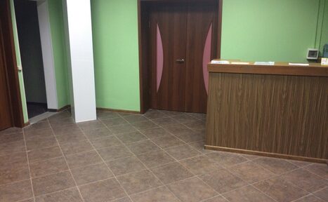 Арендовать Атмосфера Зал с зеркалами и станками 