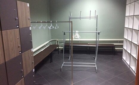 Арендовать Атмосфера. Зал с паркетом 