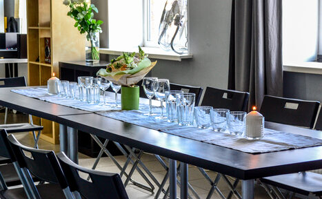 Арендовать Флакон Двухъярусный лофт с кухней 