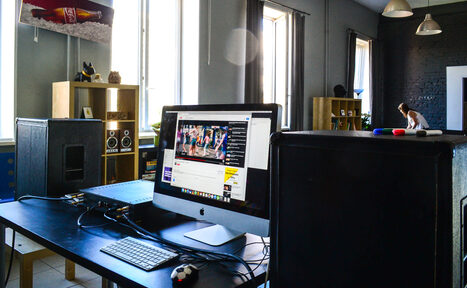 Арендовать Флакон Двухъярусный лофт с кухней 