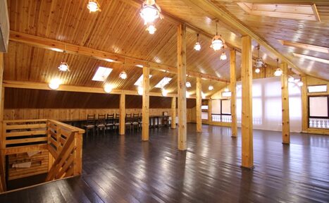 Арендовать Двухэтажный деревянный лофт