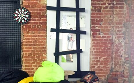 Арендовать Brick House WHITE Лофт с качелями 