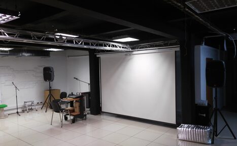 Арендовать Brick House WHITE Лофт с большим экраном 