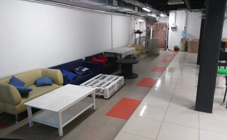 Арендовать Brick House WHITE Лофт с большим экраном 