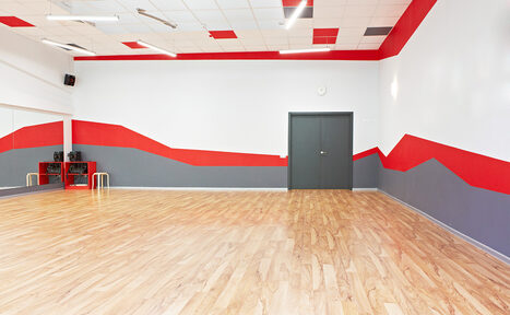 Арендовать Ивара Танцзал с панорамными окнами 