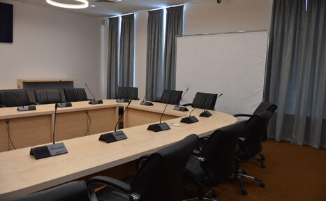 Арендовать Малый зал для бизнес встреч, конференций собраний