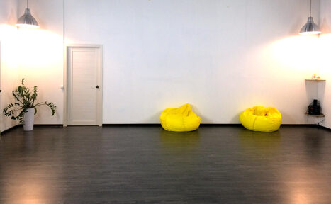 Арендовать Центр йоги и здоровья Гравитация Зал со спорт оборудованием