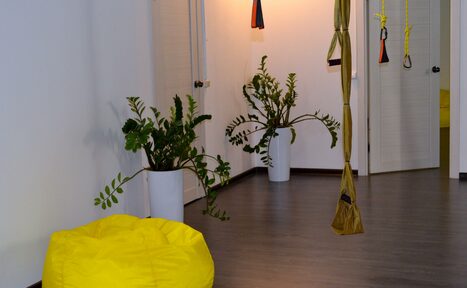 Арендовать Центр йоги и здоровья Гравитация Зал со спорт оборудованием