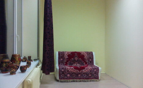 Арендовать Комната с большим окном 