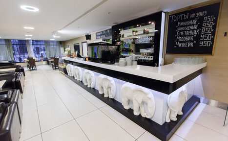 Арендовать Бар с зелеными растениями 