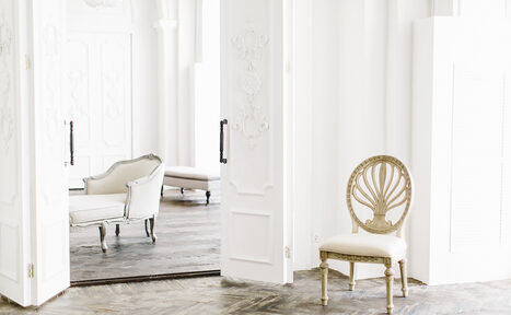 Арендовать The Museum Studio. Лофт с классическим интерьером