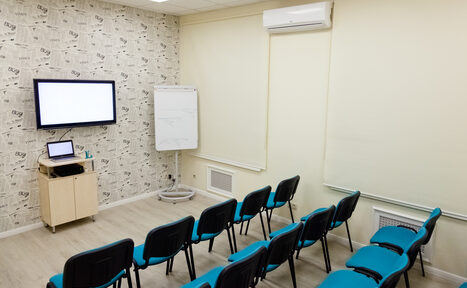 Арендовать AXIO.center Светлый зал с высокими потолками