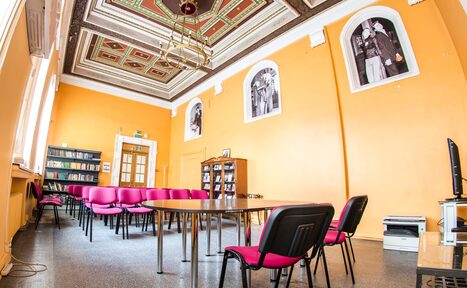 Арендовать Женский культурный центр Парадный зал 