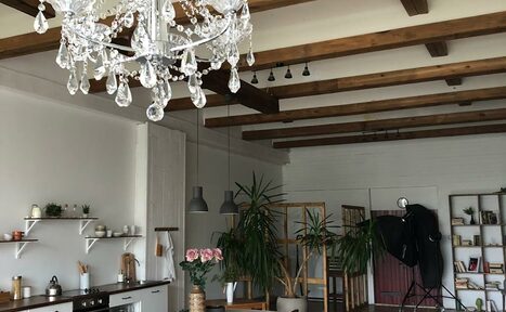 Арендовать Studio 33.13. Лофт в стиле загородного дома