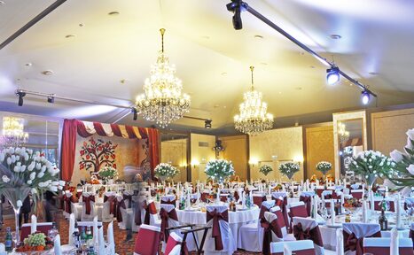 Арендовать Банкетный зал с летней террасой