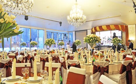 Арендовать Банкетный зал с летней террасой