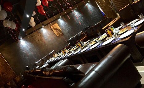 Арендовать Romantic Stream Зал с панорамными окнами 