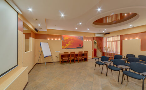 Арендовать Бежевый конференц-зал 