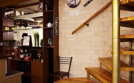 Арендовать лофт с камином и мансардой