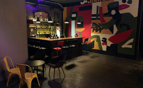 Арендовать Лофт-бар со сценой