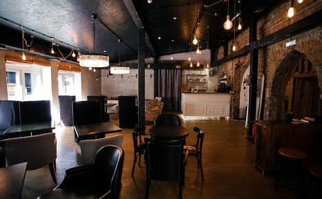 Арендовать Интерьерный лофт со сценой 