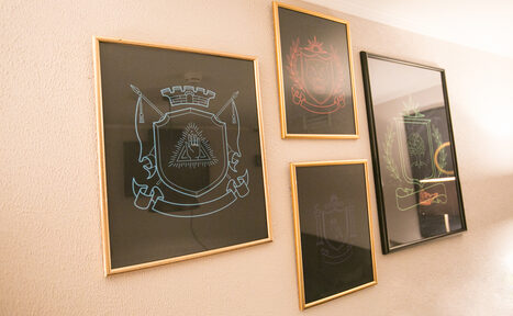 Арендовать SuperHostel Стол, диваны и все 