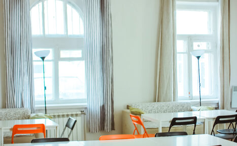 Арендовать Персиковый зал с пианино